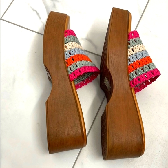 Aldo Pink and Orange Woven Platform Mules - Picture 3 of 10